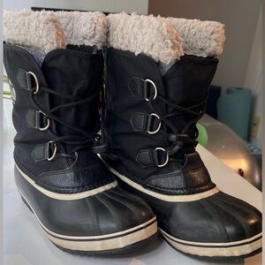 Sorel Snow Boots / Winter Boots; Unisex Size 6 in Excellent Condition